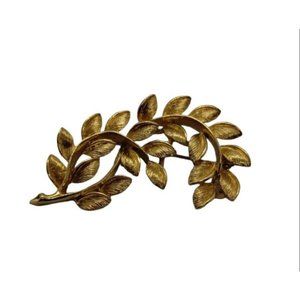 Vintage Napier Delicate Leaf Vine Goldtone Brooch Pin 2 in